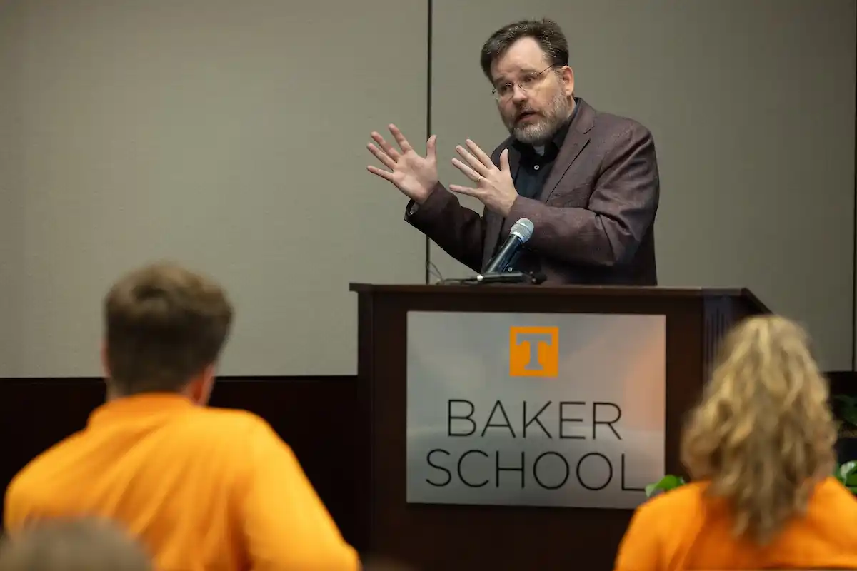 Yale Professor Keith Whittington speaking at the Baker School to students.